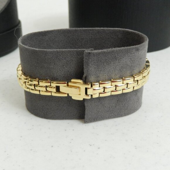 New Citizen Eco Drive Axiom Watch Goldtone Black Dial Crystals EX1422-54E $325 - Picture 10 of 11